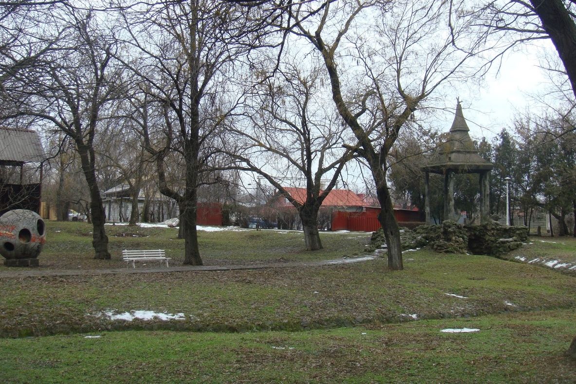 Se caută soluții peisagistice!