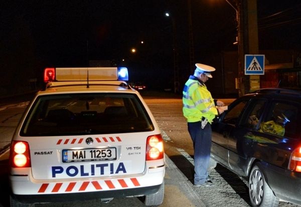 Trei şoferi gălăţeni au fost prinşi băuţi pe drumurile din judeţ