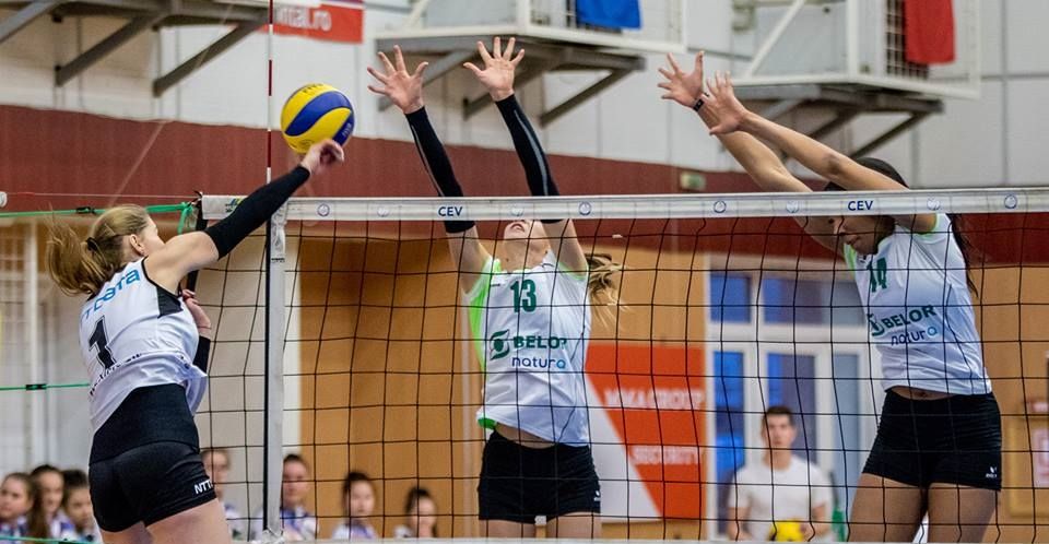 Voleibalistele de la CSU Belor Galaţi, la primul meci de cinci seturi