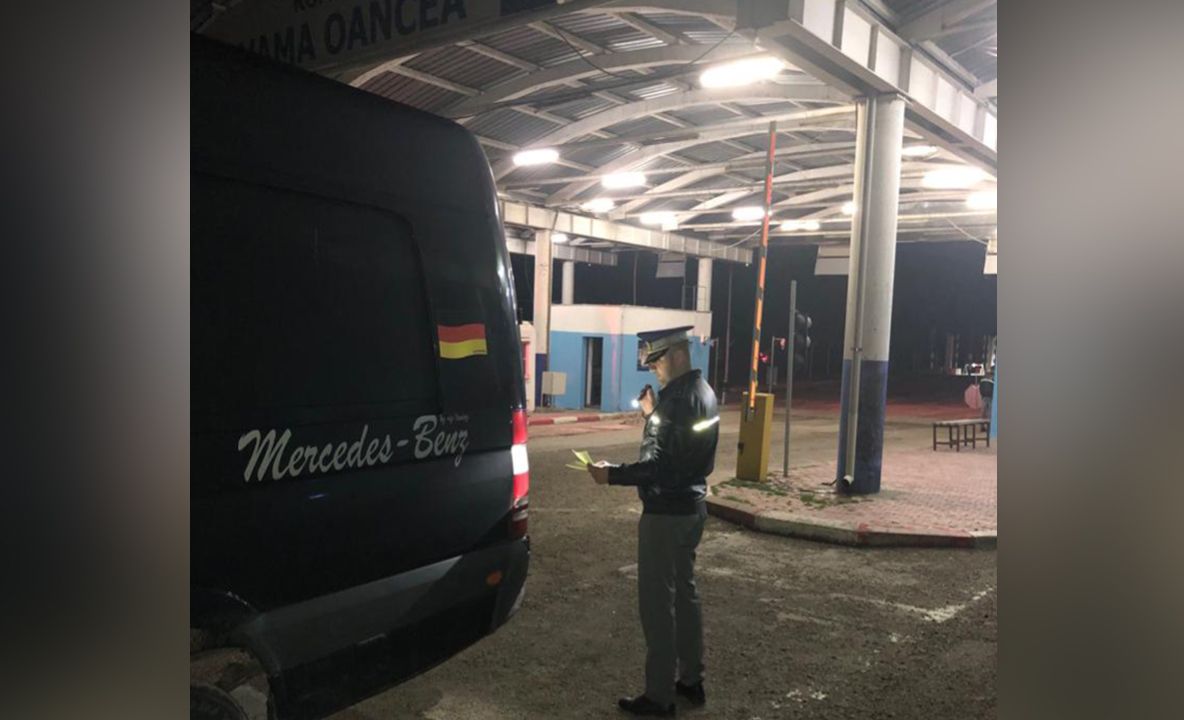 Depistat la frontieră cu un autoturism radiat din circulaţie