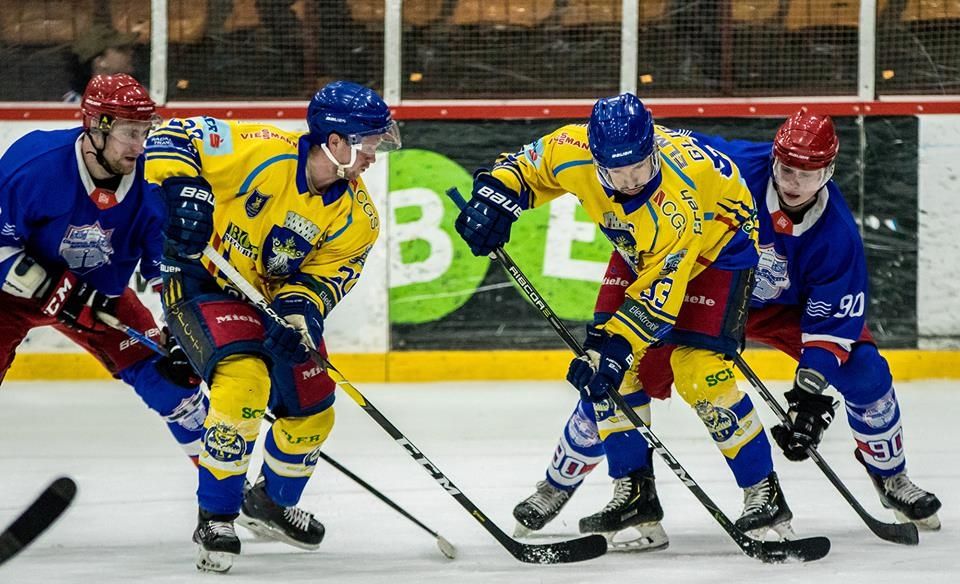 Galaţiul şi Braşovul, la egalitate în finala campionatului de hochei