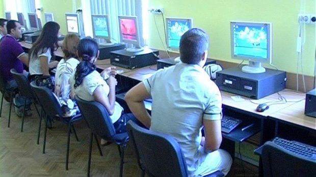 Cei 20 de tineri gălăţeni pentru naţionala de Informatică