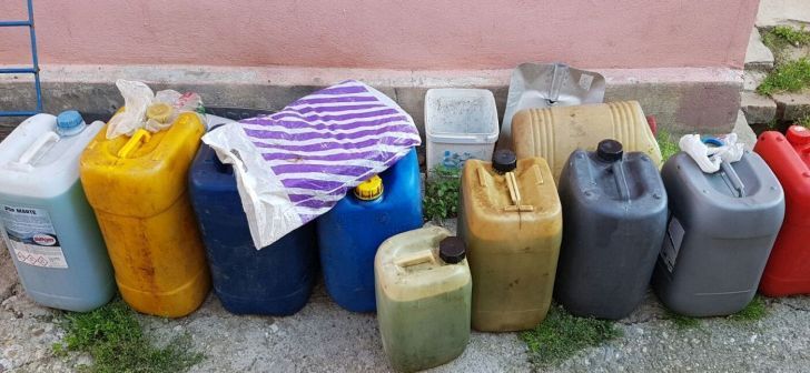 Furt de motorină dintr-o societate agricolă, cu sprijinul paznicului