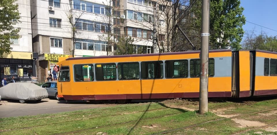 Un tramvai a deraiat în cartierul gălăţean Micro 39