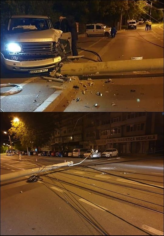 A adormit la volan şi a distrus un stâlp de iluminat public