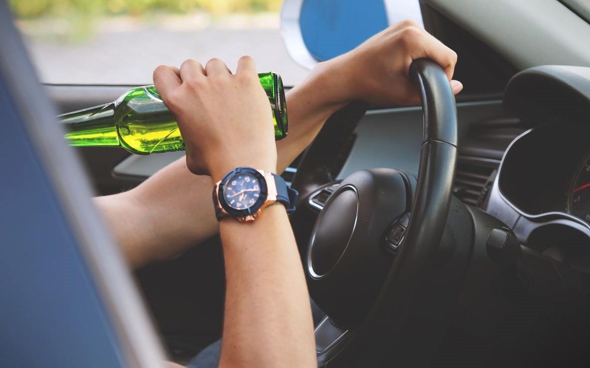 Doi gălăţeni, prinşi beţi la volanul autoturismelor personale