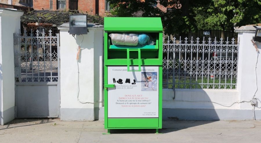 Primul container din Galaţi pentru colectarea de haine pentru nevoiaşi