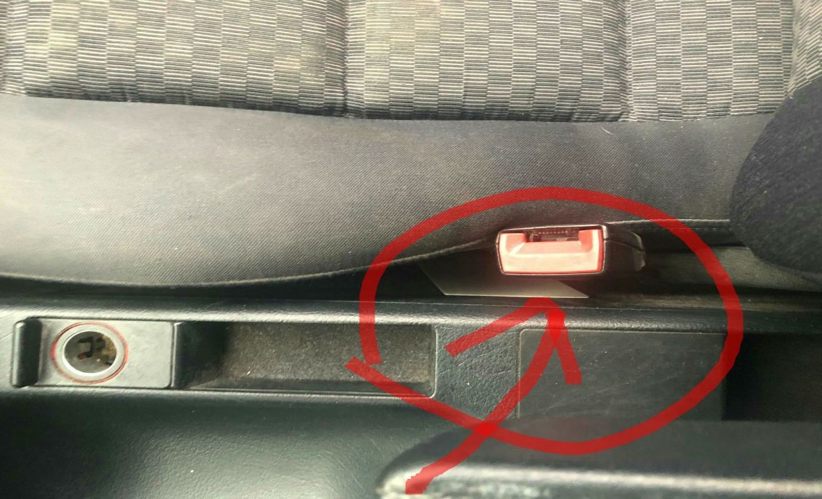 Cărţi de identitate false, descoperite la frontiera Oancea