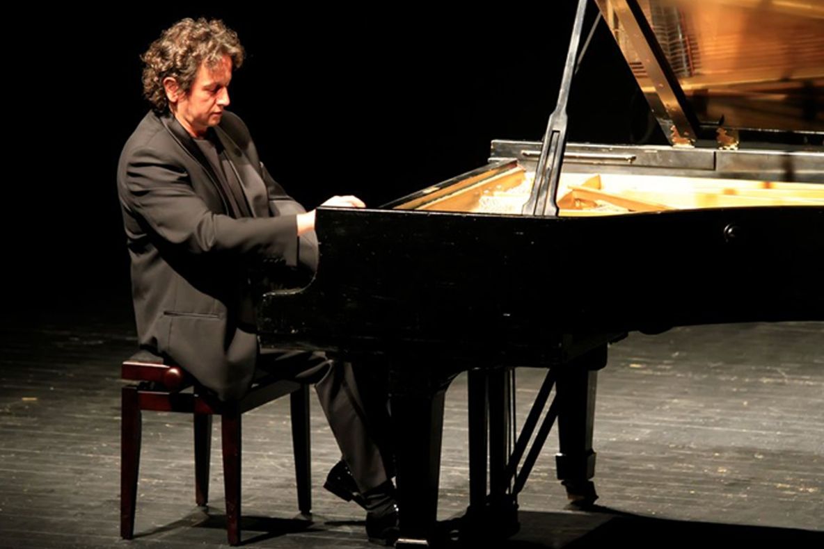 Horia Mihail ajunge cu pianul său călător şi la Tecuci