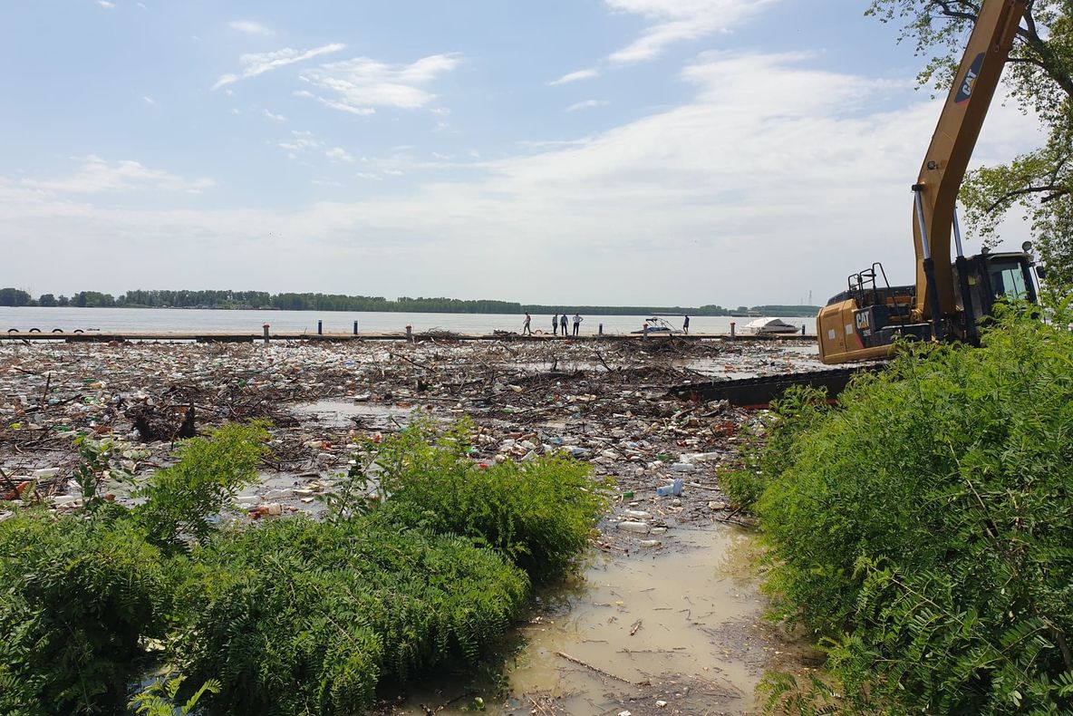 Dunărea a stins lumina pe Faleza Inferioară din Galaţi
