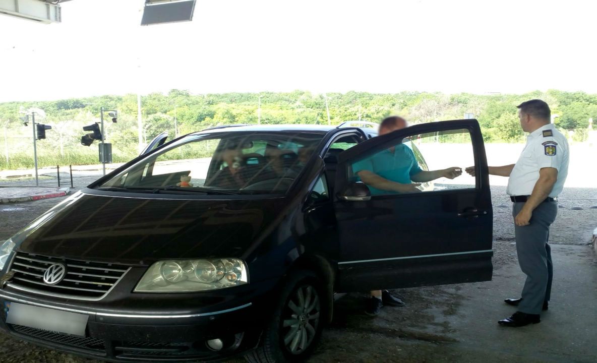 Documente false descoperite de polițiștii de frontieră de la Oancea