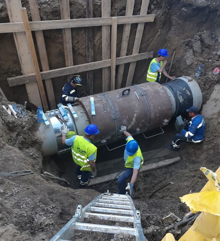 Lucrările la conducta care a lăsat oraşul 27 de ore fără apă, încheiate