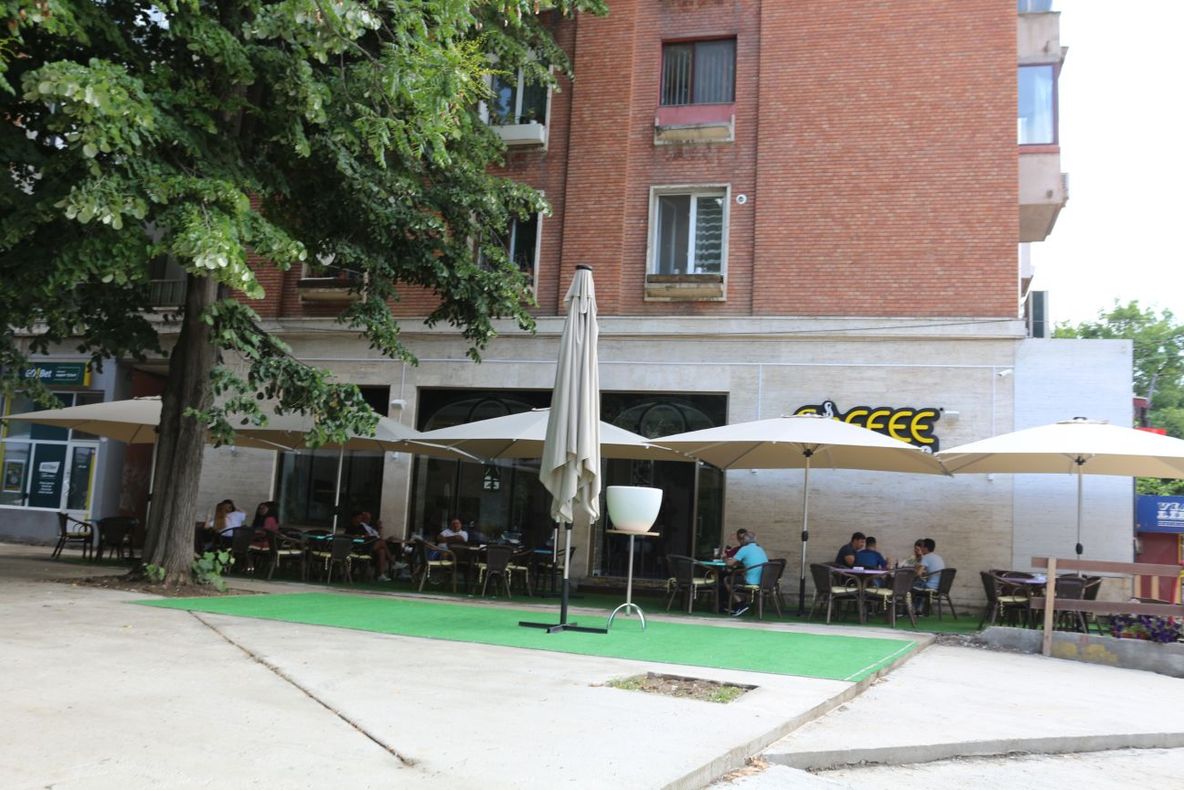 Poliţiştii locali verifică legalitatea teraselor sezoniere din Galaţi