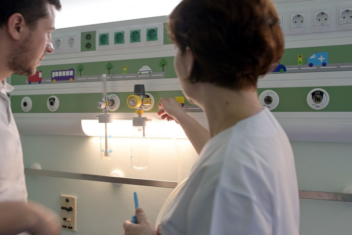 Combinatul Siderurgic sprijină secția de neonatologie a Spitalului Județean