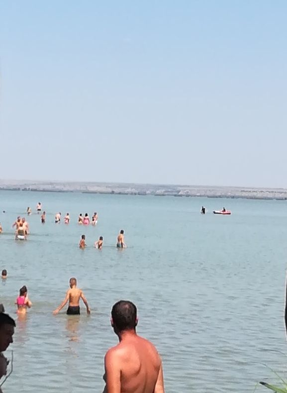 O gălăţeancă a fost găsită înecată, duminică, în lacul Brateş