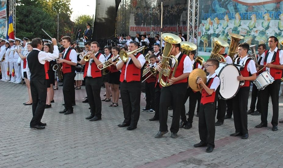 Festivalul Internațional de Fanfare, pe Faleză şi în Grădina Publică