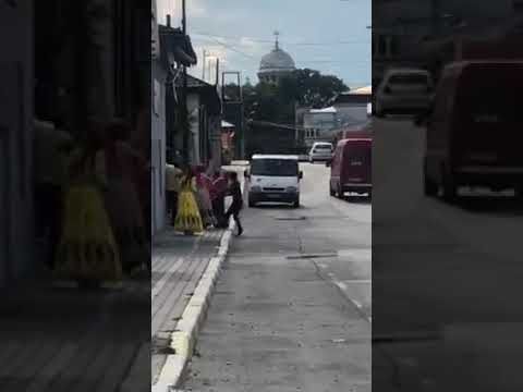 Bătaie cu bâtele, în plină stradă, la Tecuci, într-o reglare de conturi