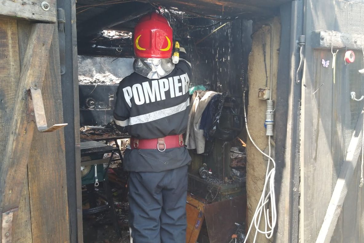 Un restaurant din centrul Galaţiului s-a făcut scrum, în urma unui incendiu