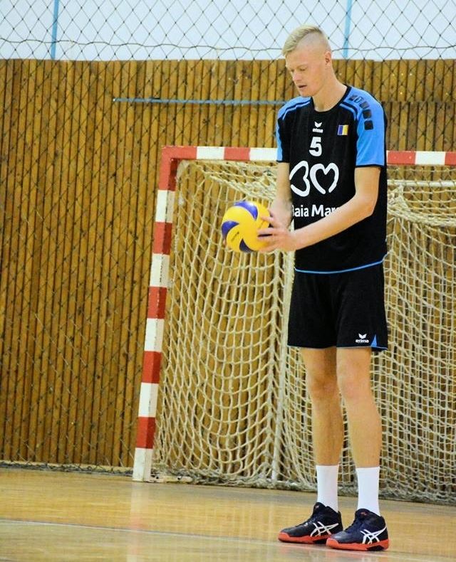 Cel mai înalt voleibalist din campionat va juca la Arcada Galaţi