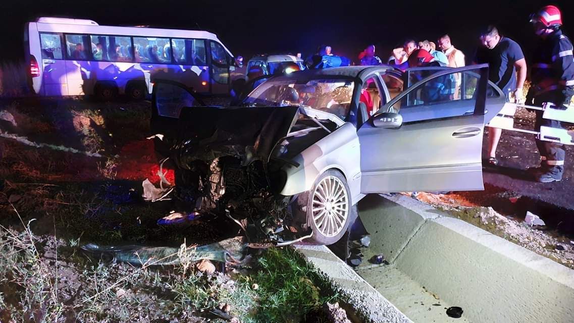 Accident grav aseară pe D.J. 251, între Schela şi Smârdan
