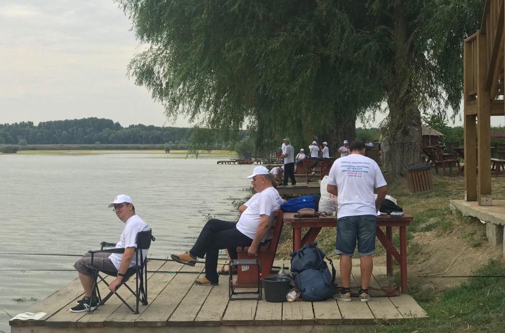 Peste 100 de participanţi la Concursul de Pescuit pentru Nevăzători