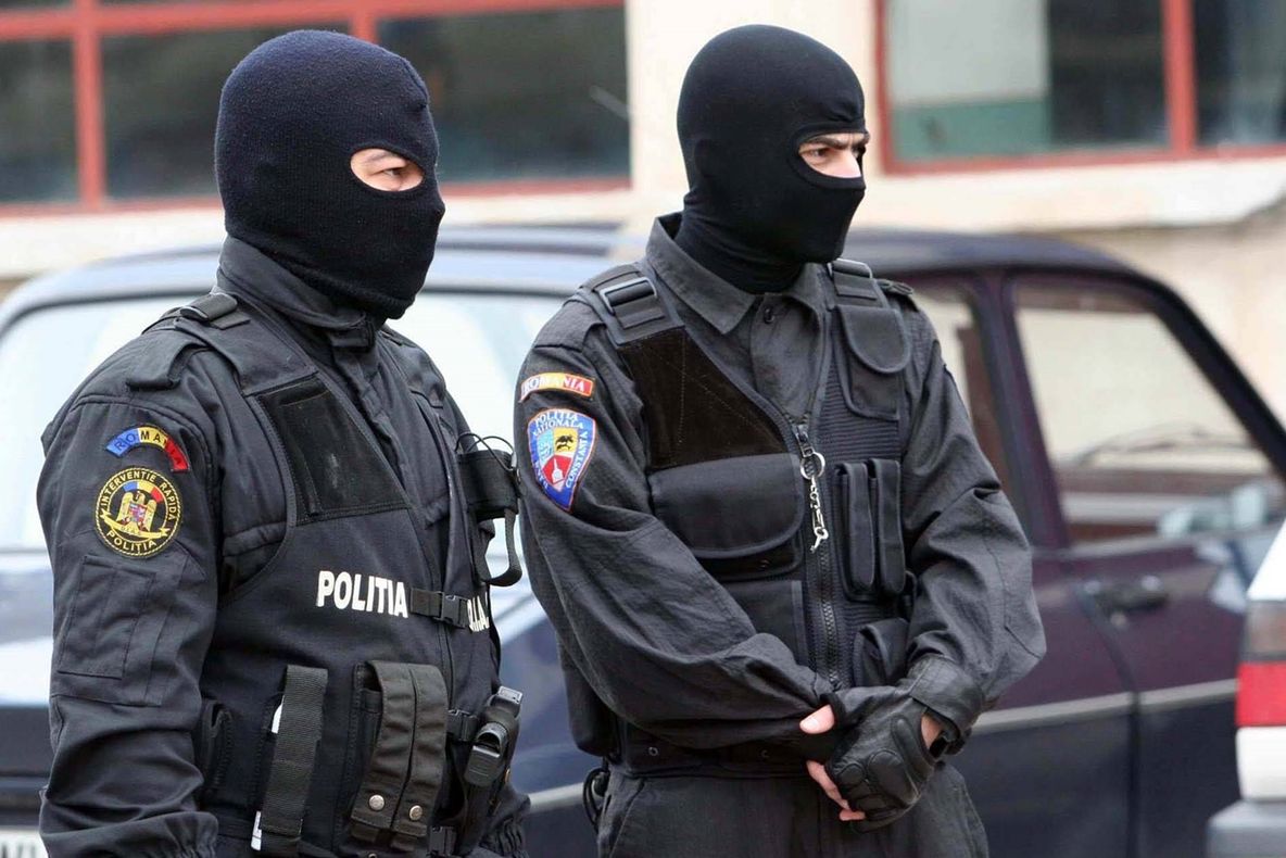 Poliţist bucureştean în timpul liber, bătut de doi tecuceni