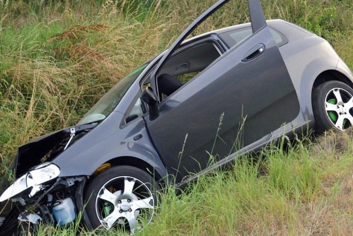 A furat maşina unui consătean ca să facă o plimbare