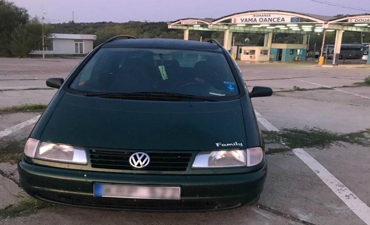 Doi basarabeni cu cetăţenie bulgară, prinşi la frontieră cu asigurări false