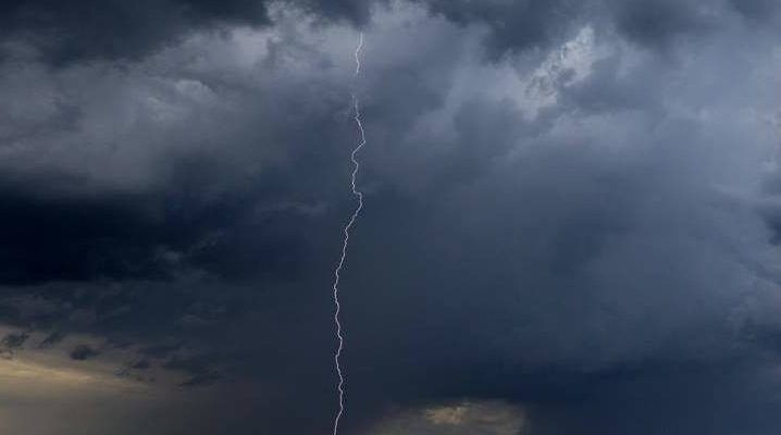 Avertizare de ploi torenţiale şi vijelii pentru judeţul Galaţi