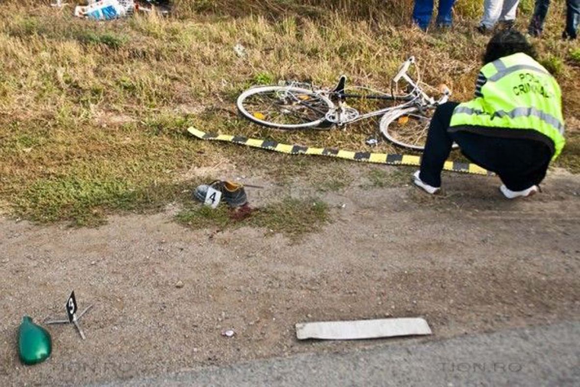 Biciclist accidentat mortal pe D.E. 87, în afara municipiului Galaţi