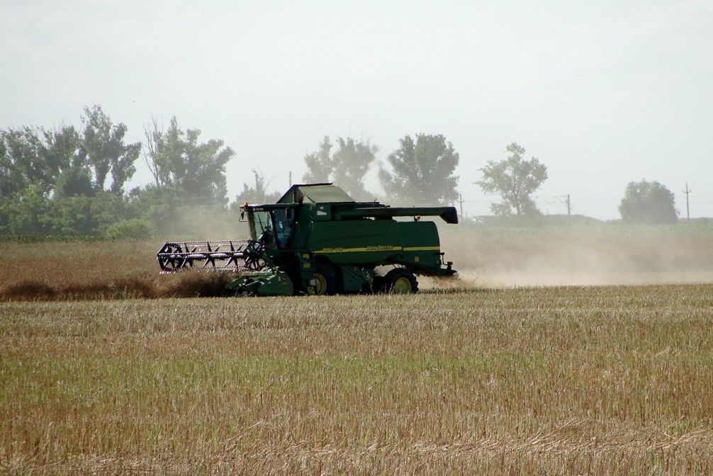 Fermierii gălăţeni au obţinut recolte bune, în ciuda capriciilor vremii