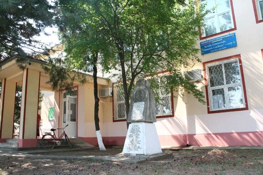 Şcoala "Dimitrie Luchian" din Piscu va beneficia de acces la internet gratuit