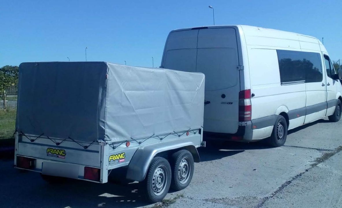 Ansamblu rutier cu remorcă neînmatriculată, depistat la Oancea