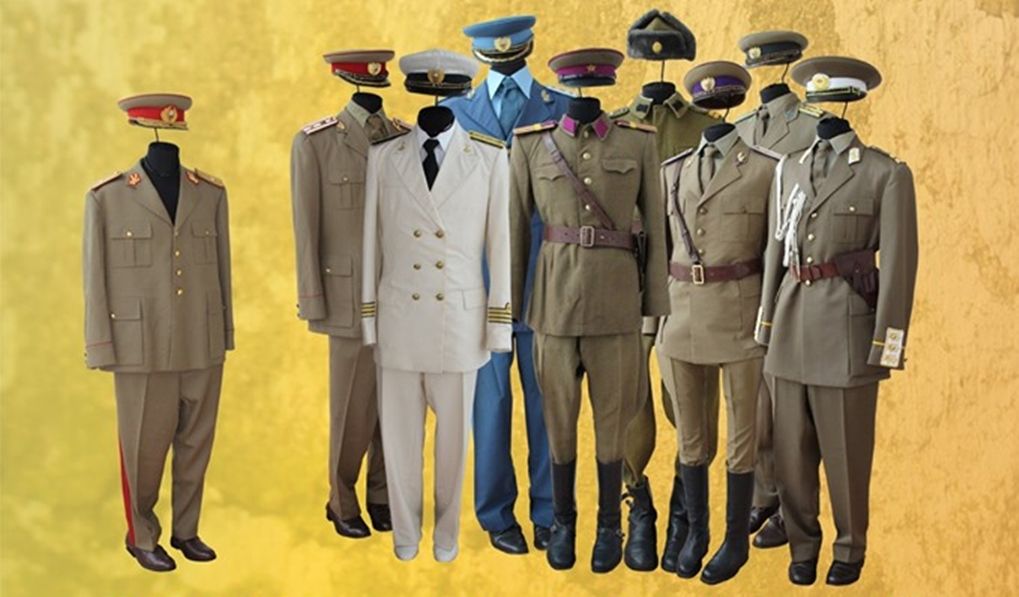 Expoziţie de uniforme militare românești, de Ziua Armatei