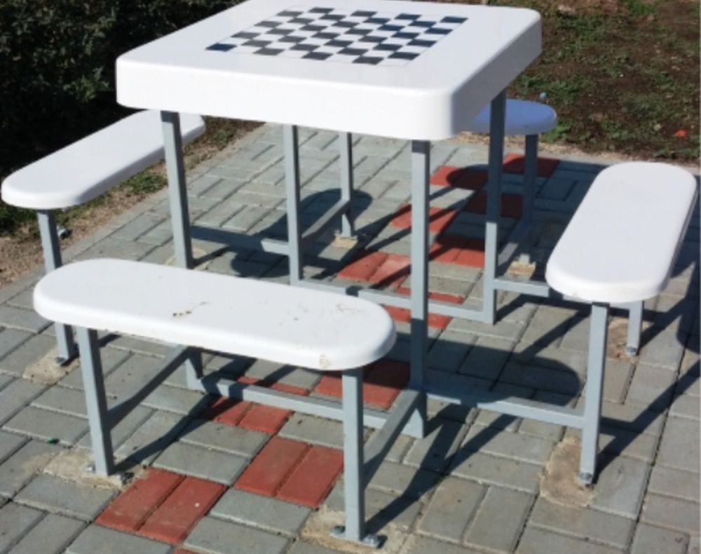 Mese de șah și cișmele de până la 422.000 de lei pentru Galaţi