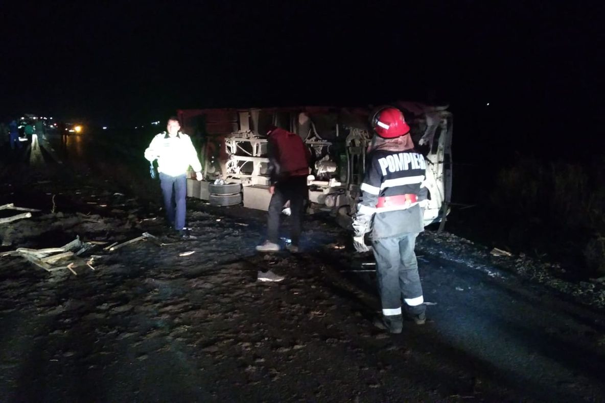 UPDATE: Un căruţaş a ajuns sub o autoutilitară, într-un accident de circulaţie