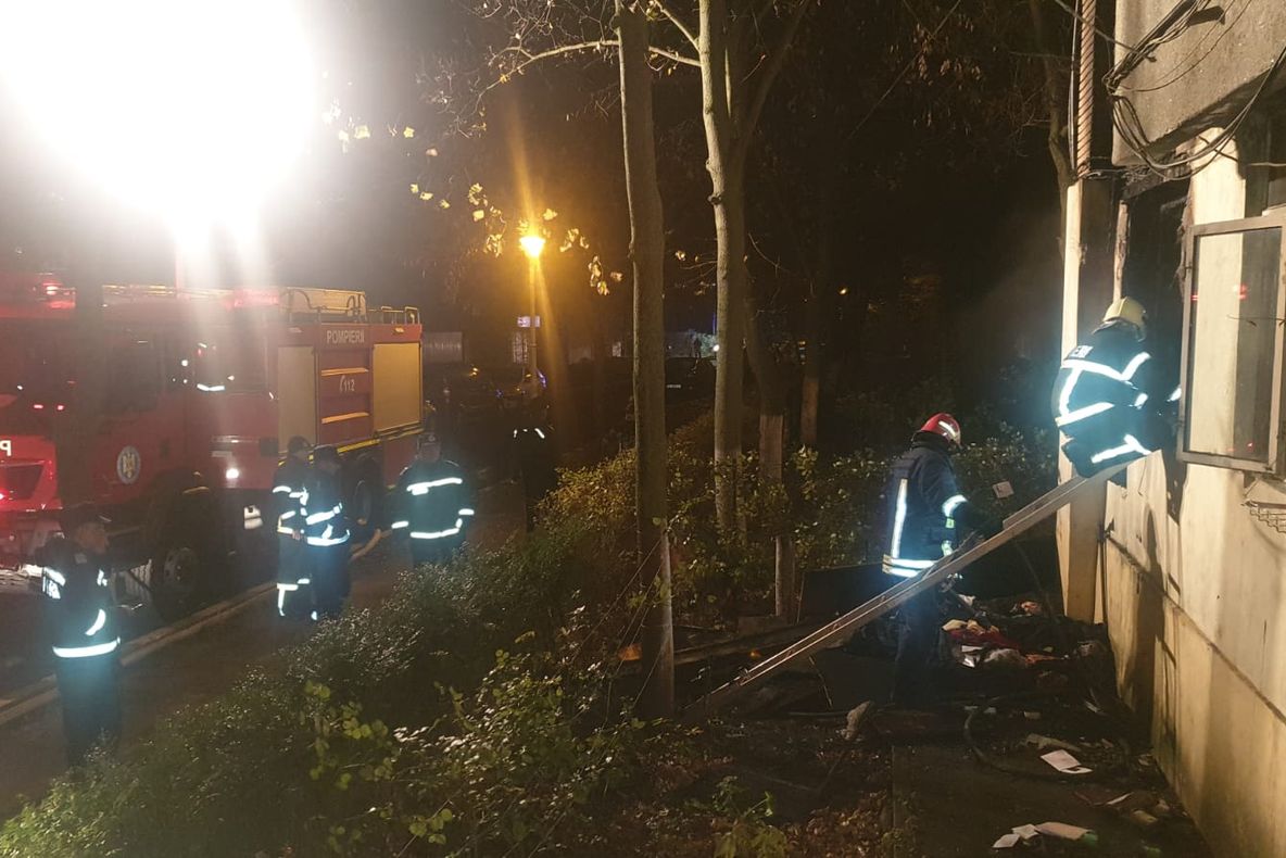 Incendiu şi persoane intoxicate cu fum din cauza unui calorifer defect