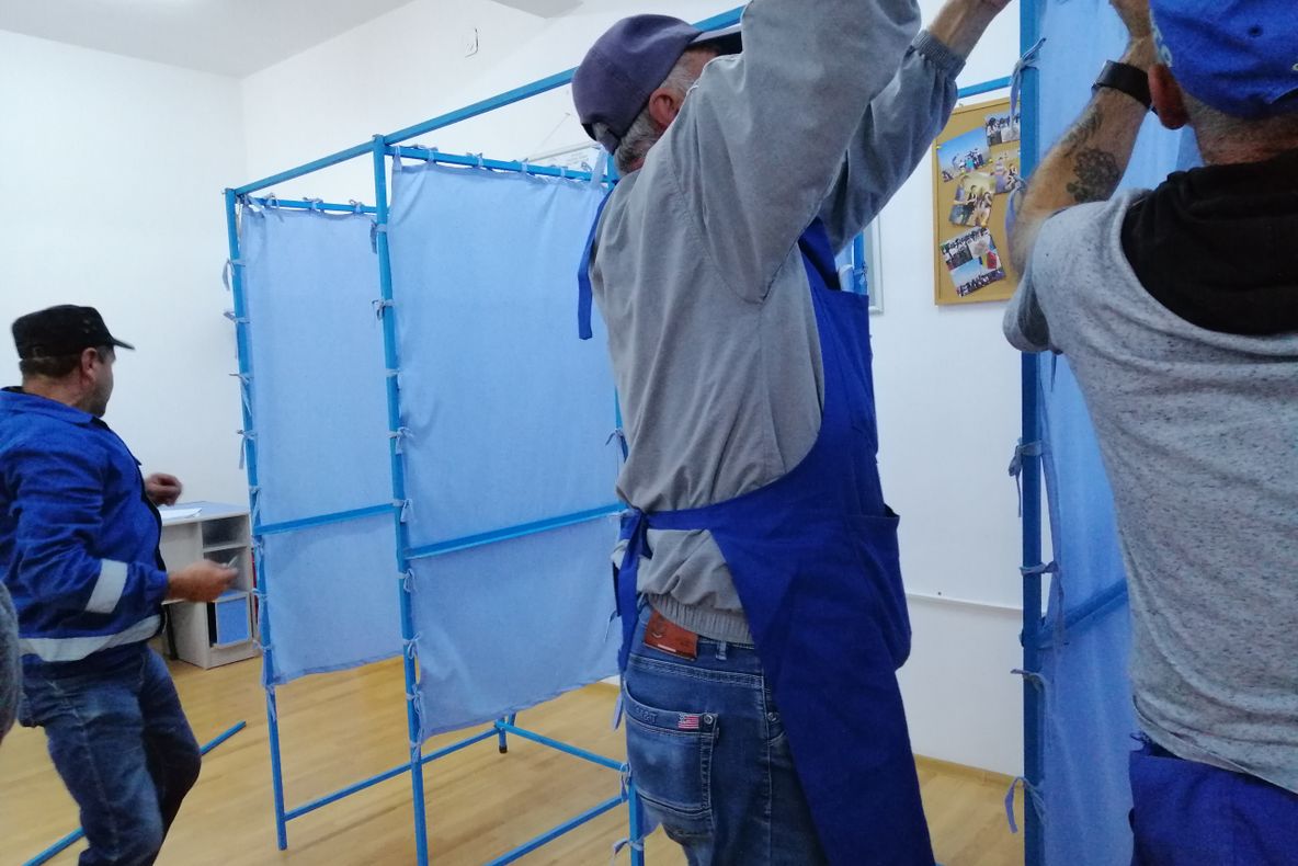 Pregătirea secțiilor de votare a început încă de ieri la Galați