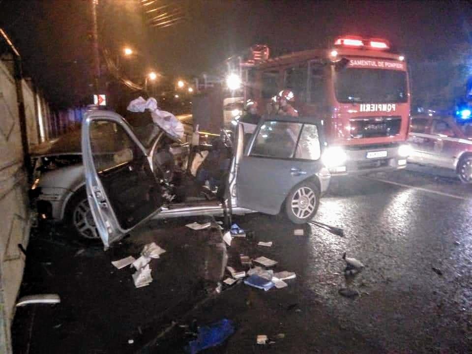 Accident grav cu trei victime în stare critică
