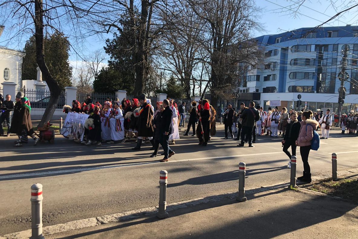 Colindători din toată țara au venit să vestească la Galați