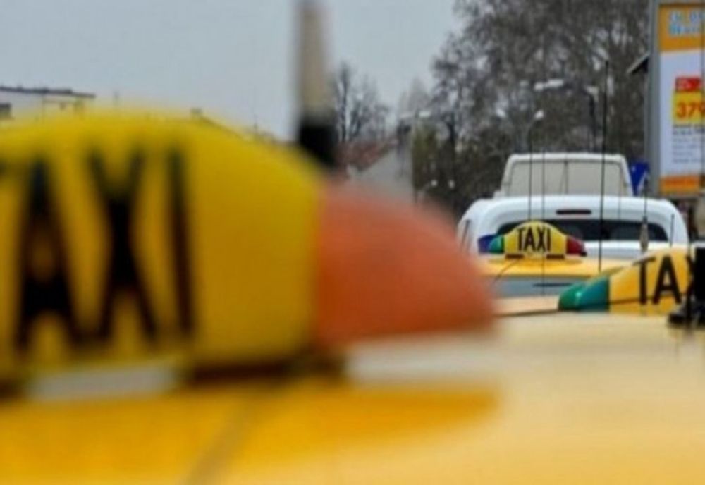 Taximetrist bătut și jefuit, la Galați. Bărbatul a fost amenințat cu un pistol