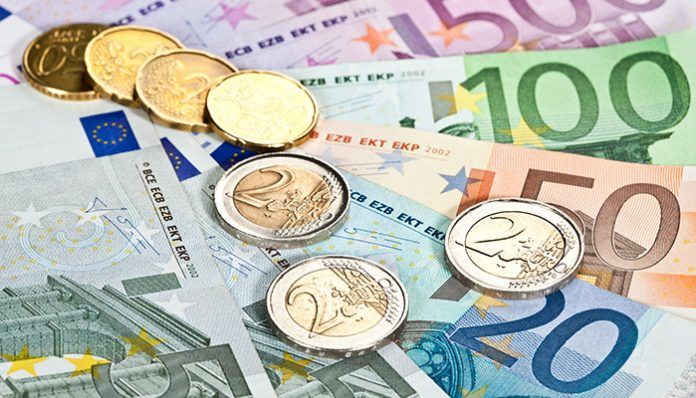 Fluctuațiile Euro continuă - care sunt actualele prețuri la valută