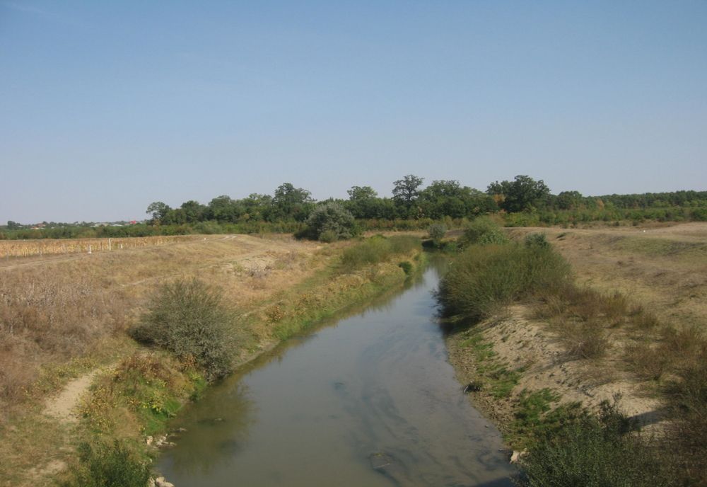 Lucrările de decolmatare ale râului Bârlad s-au finalizat