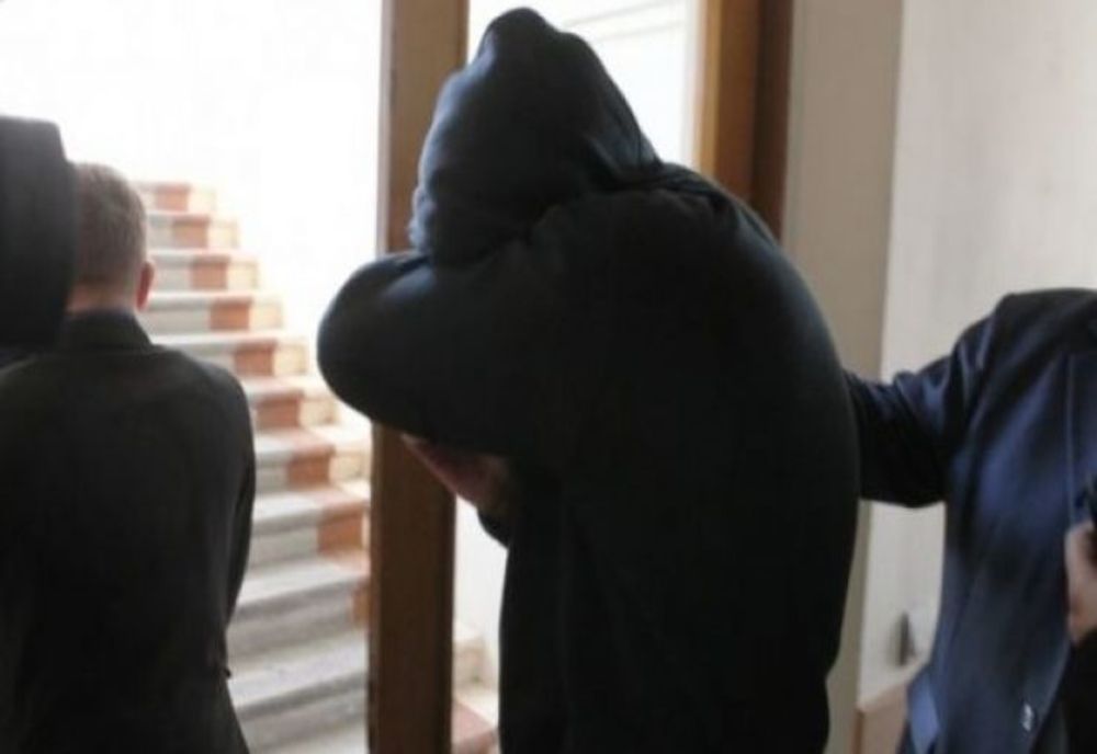 Trei dintr-o lovitură: incendiere, tâlhărie și tentativă de viol