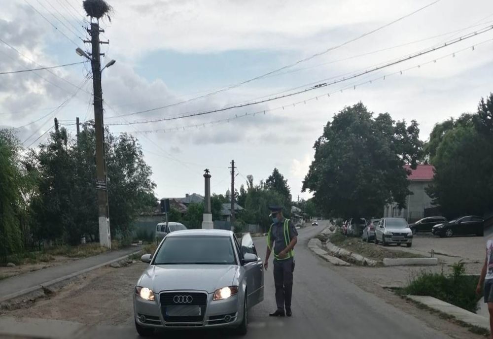 Comunicat de presă - un tată și-a lăsat fiul fără permis să conducă mașina