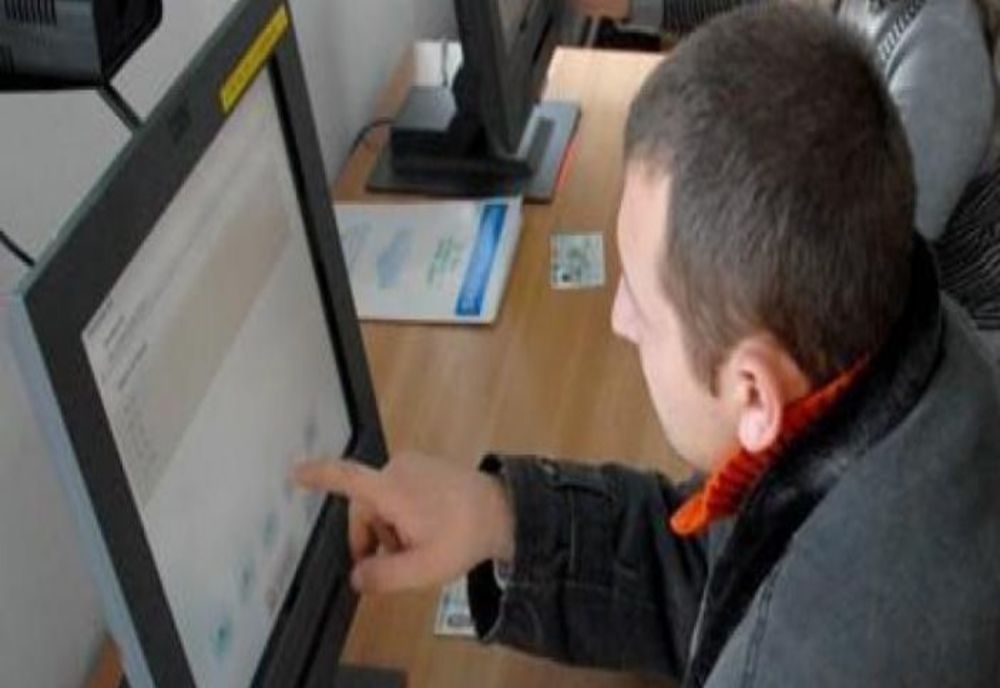 Serviciul Permise și Înmatriculări auto și-a suspendat activitatea