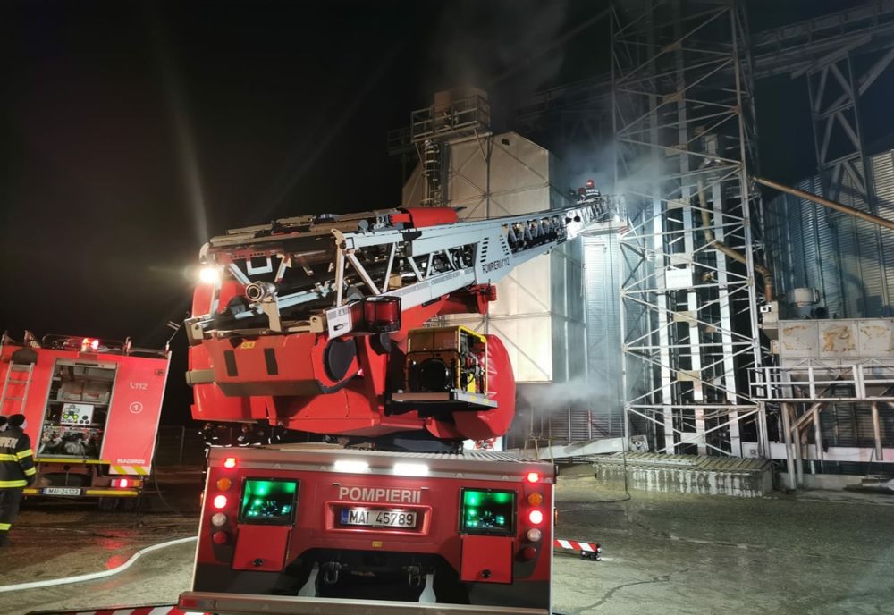 Incendiu la un uscător de cereale în Vânători