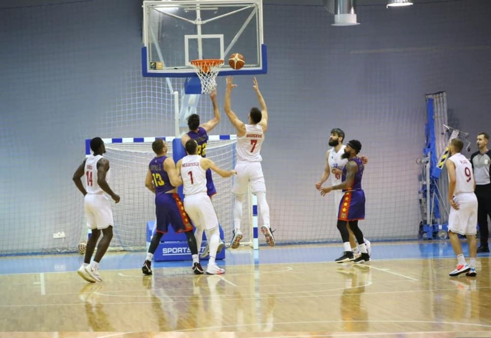 CSM Galați învinsă la 5 puncte de Steaua București