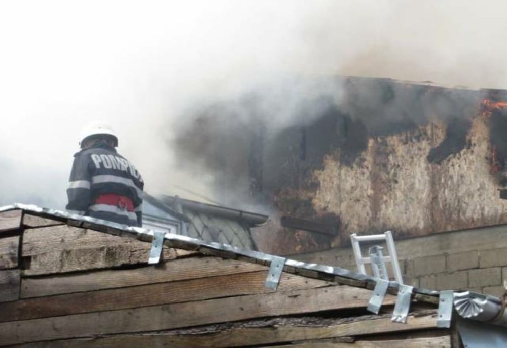 Femeie de 84 de ani decedată în urma unui incendiu 