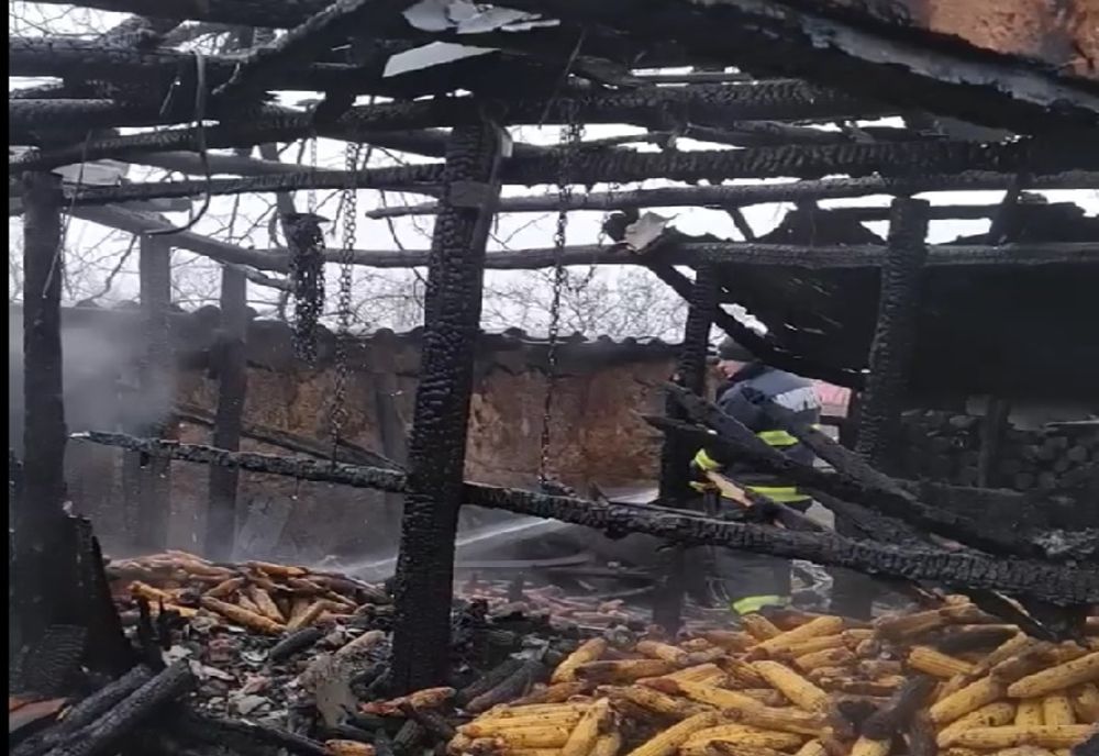 Incendiu la un hambar